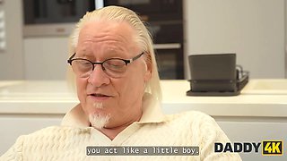 Daddy4k. spoon posture feels the finest when cheating