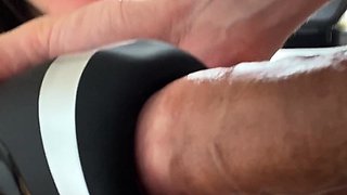 Amateur brunette double toying on webcam