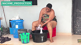 Big Black BBW Mom Gives Sunday Morning Blowjob to BBC in Amateur Couple HD