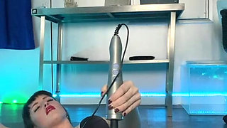 Vivienne L'amour - Cumming Through Fishnets