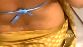 Desi Bhabhi Got Fucked by Electrician