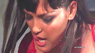 Jasmine Black Saute Sur Sa Bite Desclaves Sexuels Et La Chevauche Jusqua Ce Quelle Jouisse