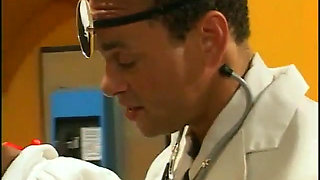 Black nurse in stockings sucks the doctor's dong on her knees