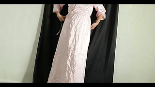 Indonesian Porn Peeping at a Sexy Balinese Girl Changing to Her Bodysuit Without Underwear, so Awesome