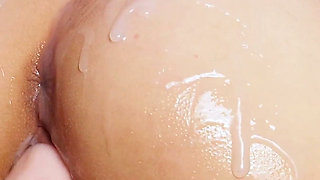 Juicy Fucking of a Tight Pussy by a Sex Machine - Bukakke!