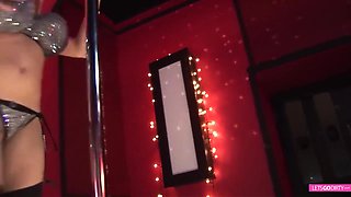 Diana Gold In Blonde Stripper Slut Is Doing A Good Fuck In The Strip Club