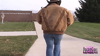 Country girl gets naked in Iowa