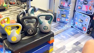 Miley-Weasel - Einfach beim Sport abgefickt - Megaviel