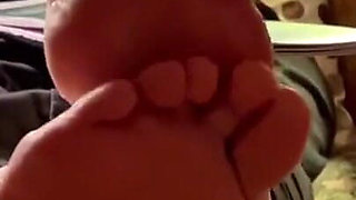 Stepmom Shows Candid Soles Ignores Me