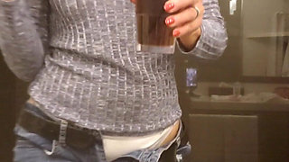 Hot Wife MILF Camgirl Jess Ryan Flashing in Hotel Room