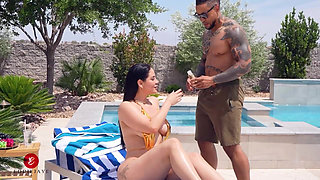 Eddie the Pool Guy Receives a Wet Tip From Rich Homeowner
