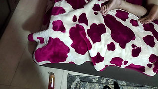 A Gulf Cuckold Films His Wife with the Driver, Fucking Her in the Ass with a Big Cock