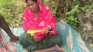 Indian Neighbor's Bhabhi Fucked in the Forest