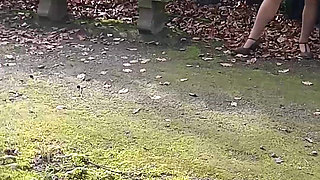 My Muslim Girlfriend Shows Her Pussy Outside in the Park.