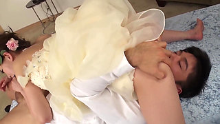 Japs in Heat Scene-2_sexy Slim Japanese Woman with Shaved Pussy Receives Creampie