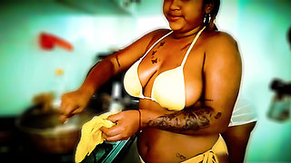 Gooon Room Cooking Lil Latina and Friends