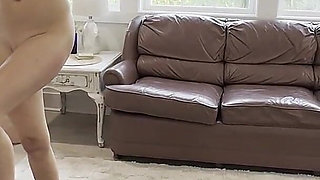 Doc Chocolate Vs Sinthia Bee