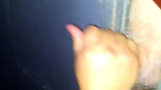 Svenska Hustruns Glory Hole Handjob