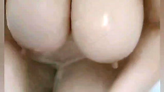 MATURE WOMAN IN THE BATHROOM TURKISH MOM