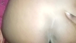 Guy takes advantage of old pickup scheme to Russian girl