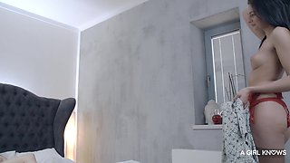 Leanne Lace Awakens Morning Desire in Lesbian Embrace