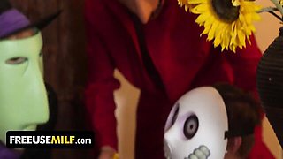 FreeUse featuring Sophia Locke's cougar movie