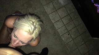 Amateur milf outdoors blowjob and fucking