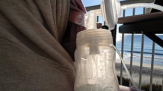 Cumshot amateur MILF suck and jerks dude in the bedroom