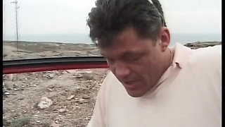 Sex on the road for mature sluts sucling the cock to some drivers