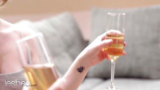 Lesbea featuring Lady Bug and Gina Varney's babe dirt