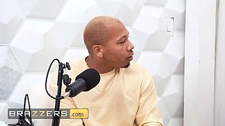 Brazzers - hot trio Luna Star, sinatra monroe & ricky accomplish the podcast & head to the sofa for a steamy threeway