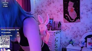 Amateur Webcam Teen Flashes Masturbates