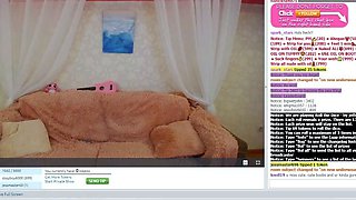 Amateur young teen solo masturbation on her livingroom