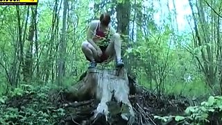 Horny blonde cam girl masturbates her juicy pussy close up