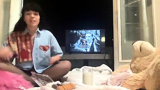 Solo girls masturbate until orgasm for