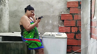 My Husband's Cuckold Called the Neighbor to Repair the Washing Machine and He Ends up Fucking Me Rich Leaving My Ass Full of Cum