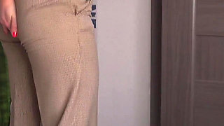 MILF Secretary Teases Tight Ass Till Her Pants Split