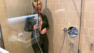 Iwantsheena Stripping Down Latex Under the Shower.
