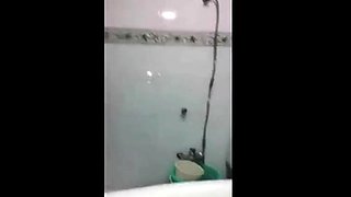 Indian Girl Masturbates on Webcam After Bath